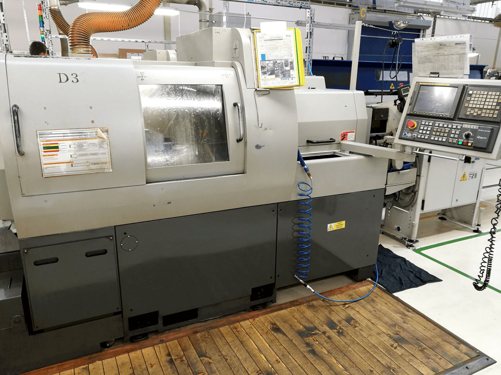 Koneen Hanwha etunäkymä XD 38 N