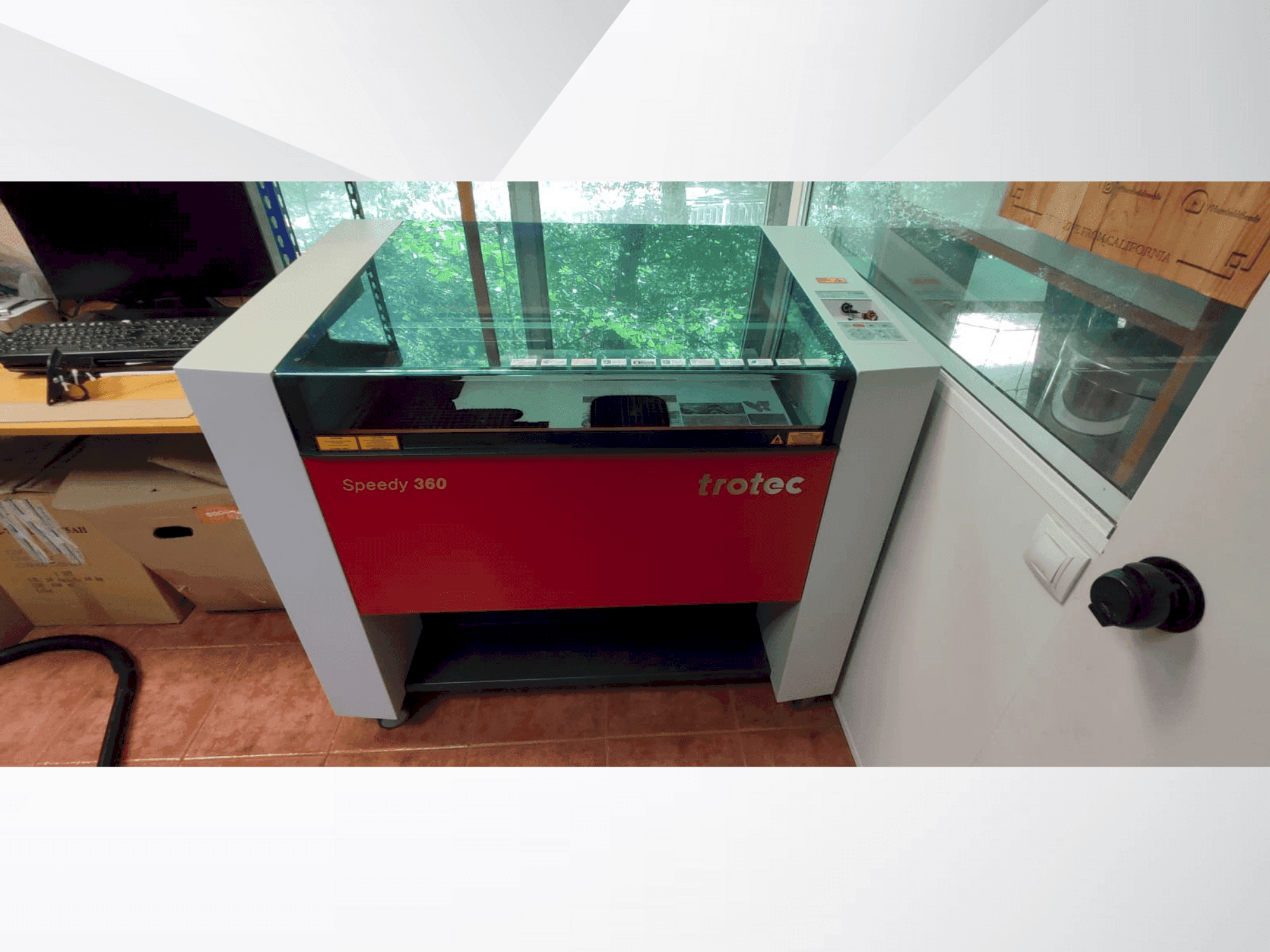 Koneen Trotec Speedy 360 etunäkymä