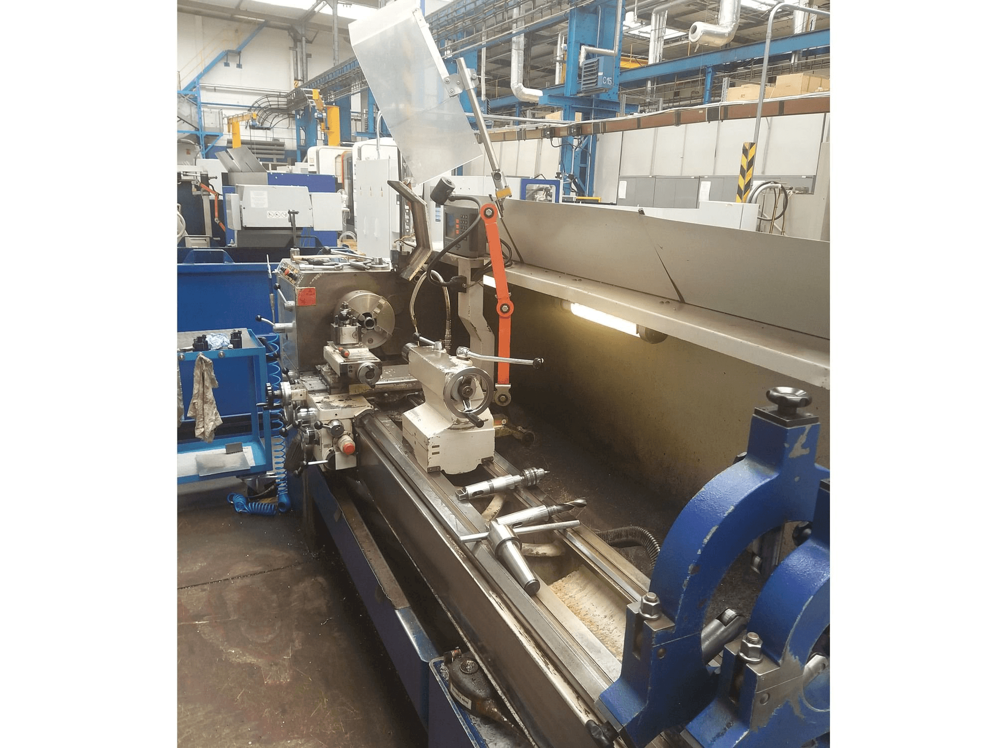 Koneen Weiler DA 260 AC oikean sivun näkymä