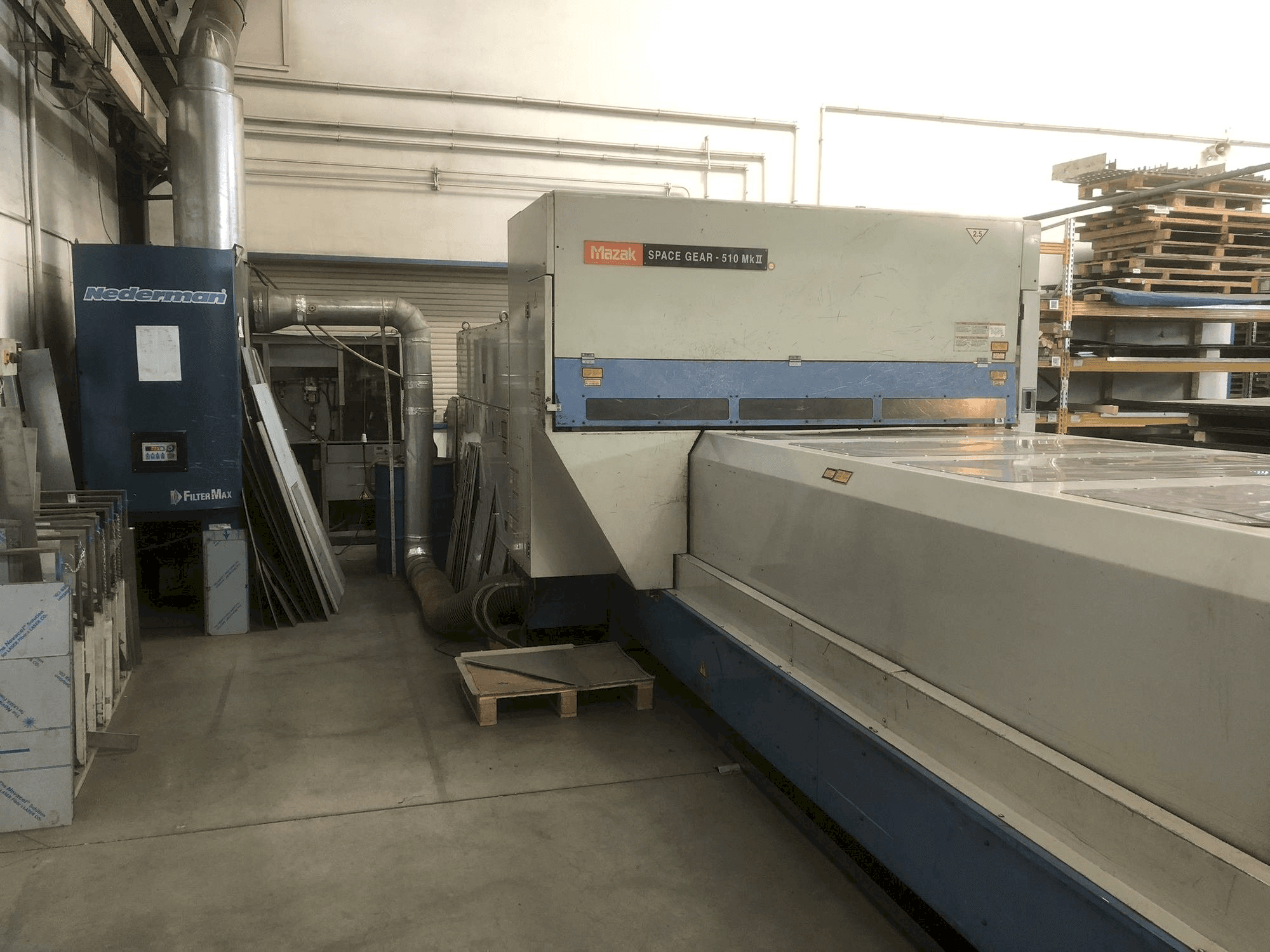 Koneen Mazak SPACE GEAR-510 Mk II etunäkymä