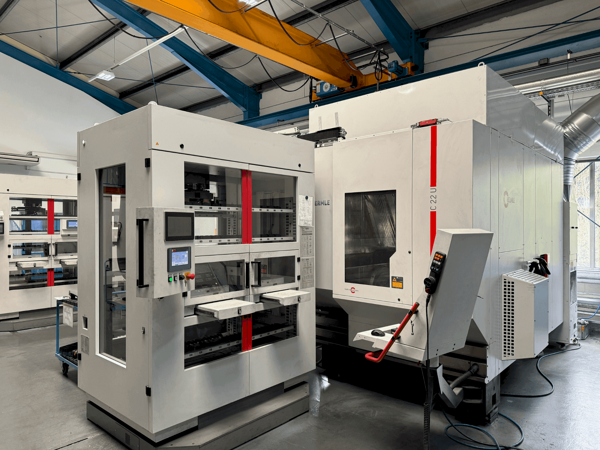 Koneen HERMLE C22 with handling system IH30 (2017) etunäkymä