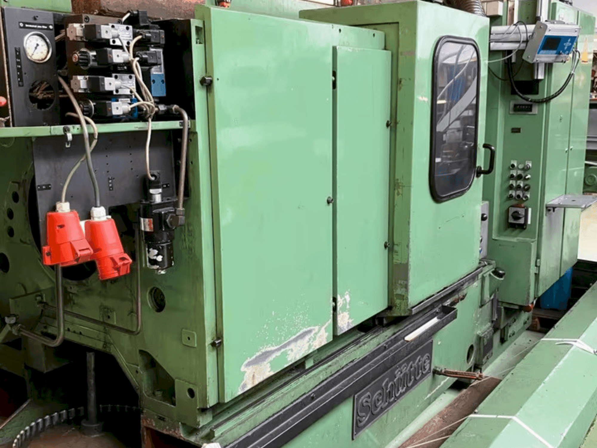 Koneen Schütte SF 26 (1985) etunäkymä