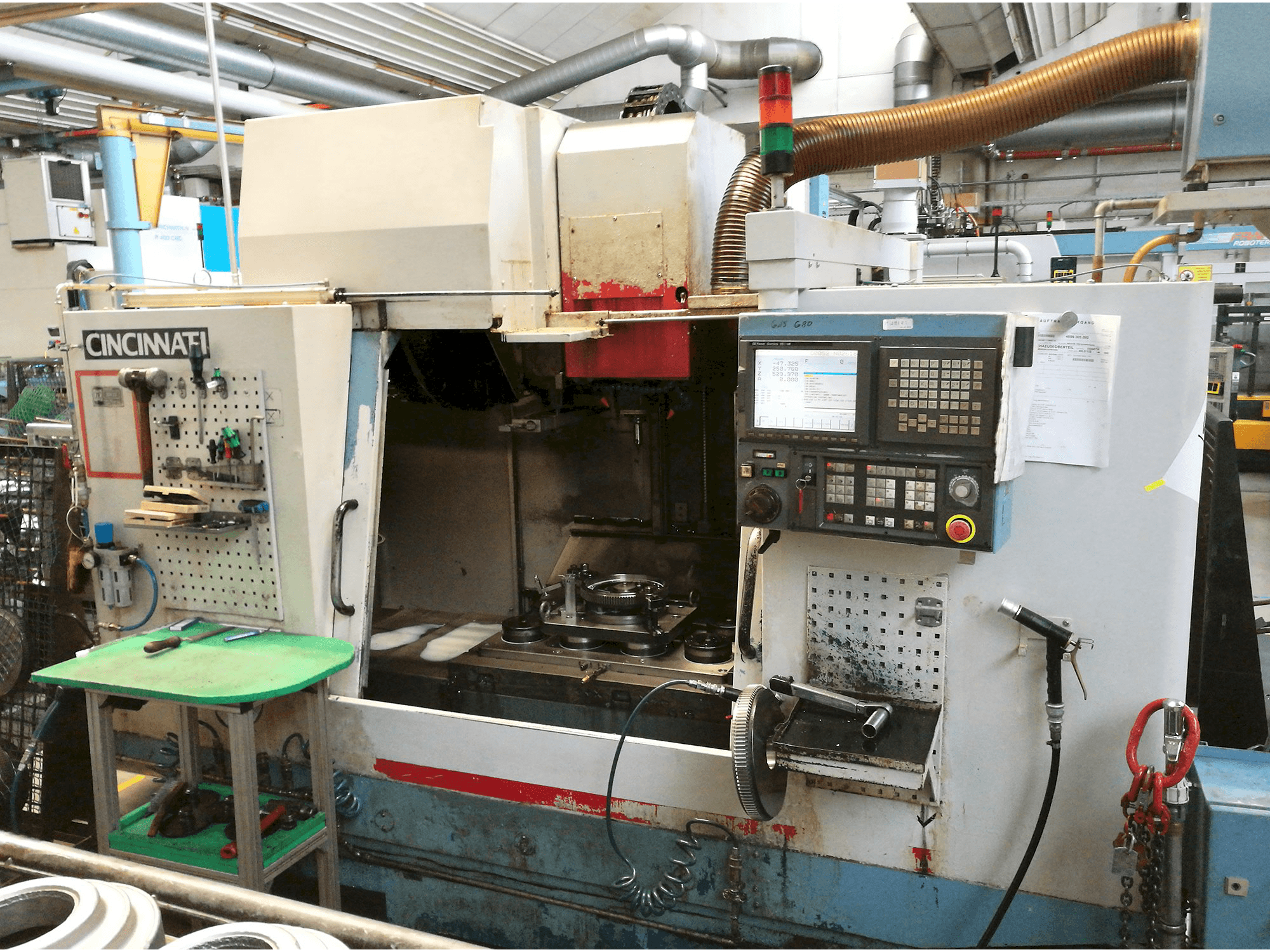 Koneen Cincinnati etunäkymä Sabre 1000