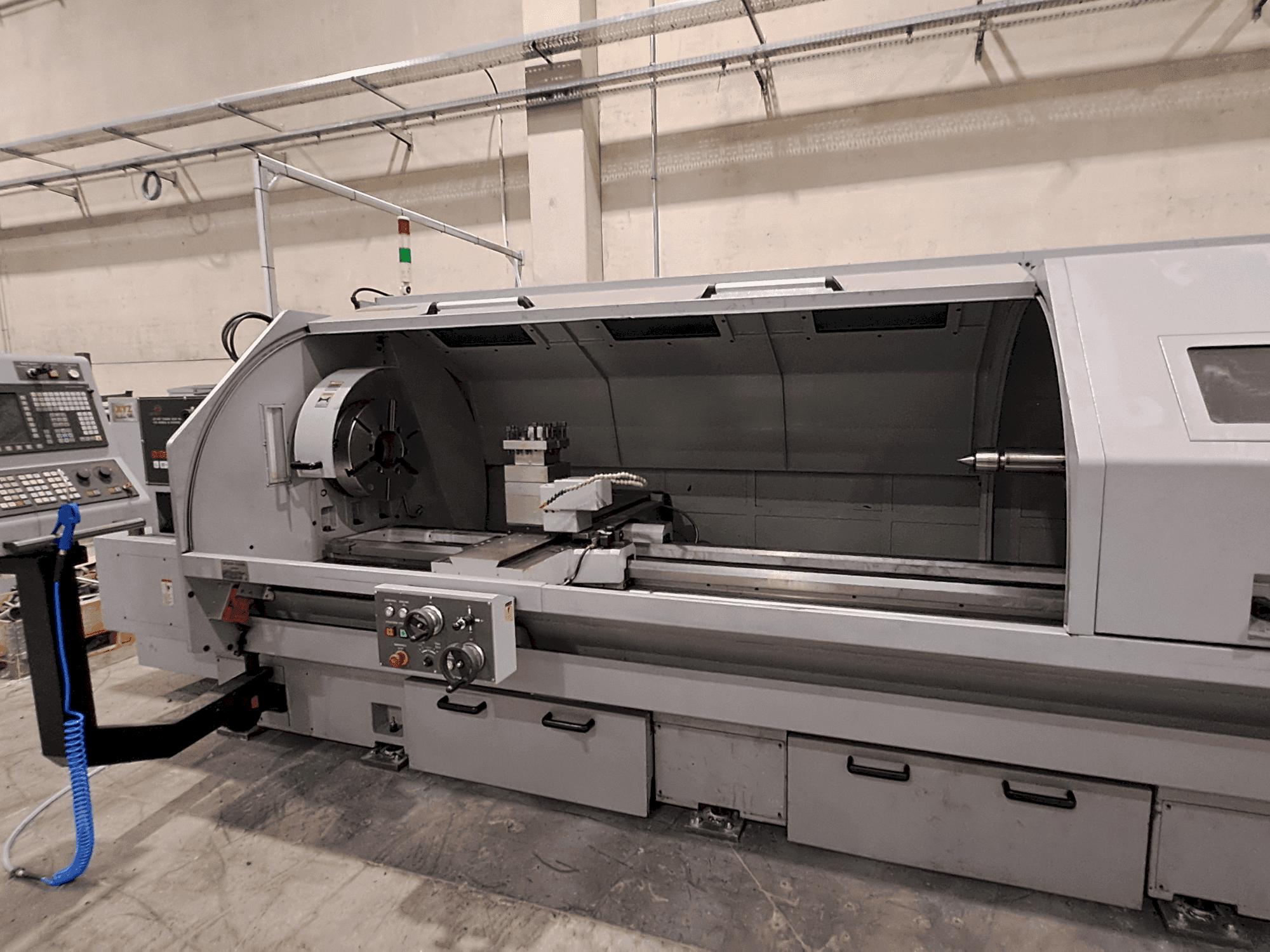 Koneen XYZ XL780 etunäkymä