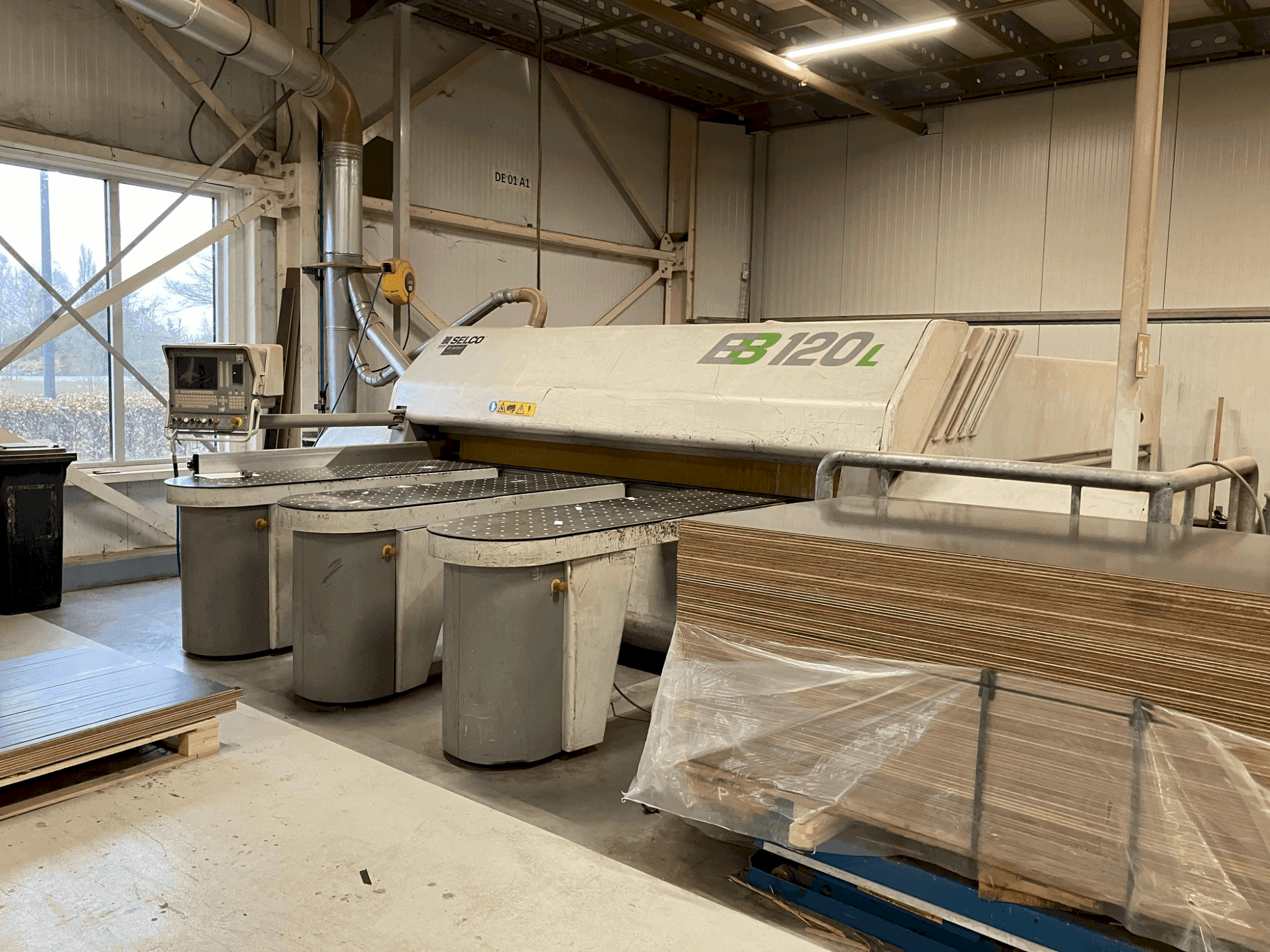 Koneen SELCO EBL 120 etunäkymä