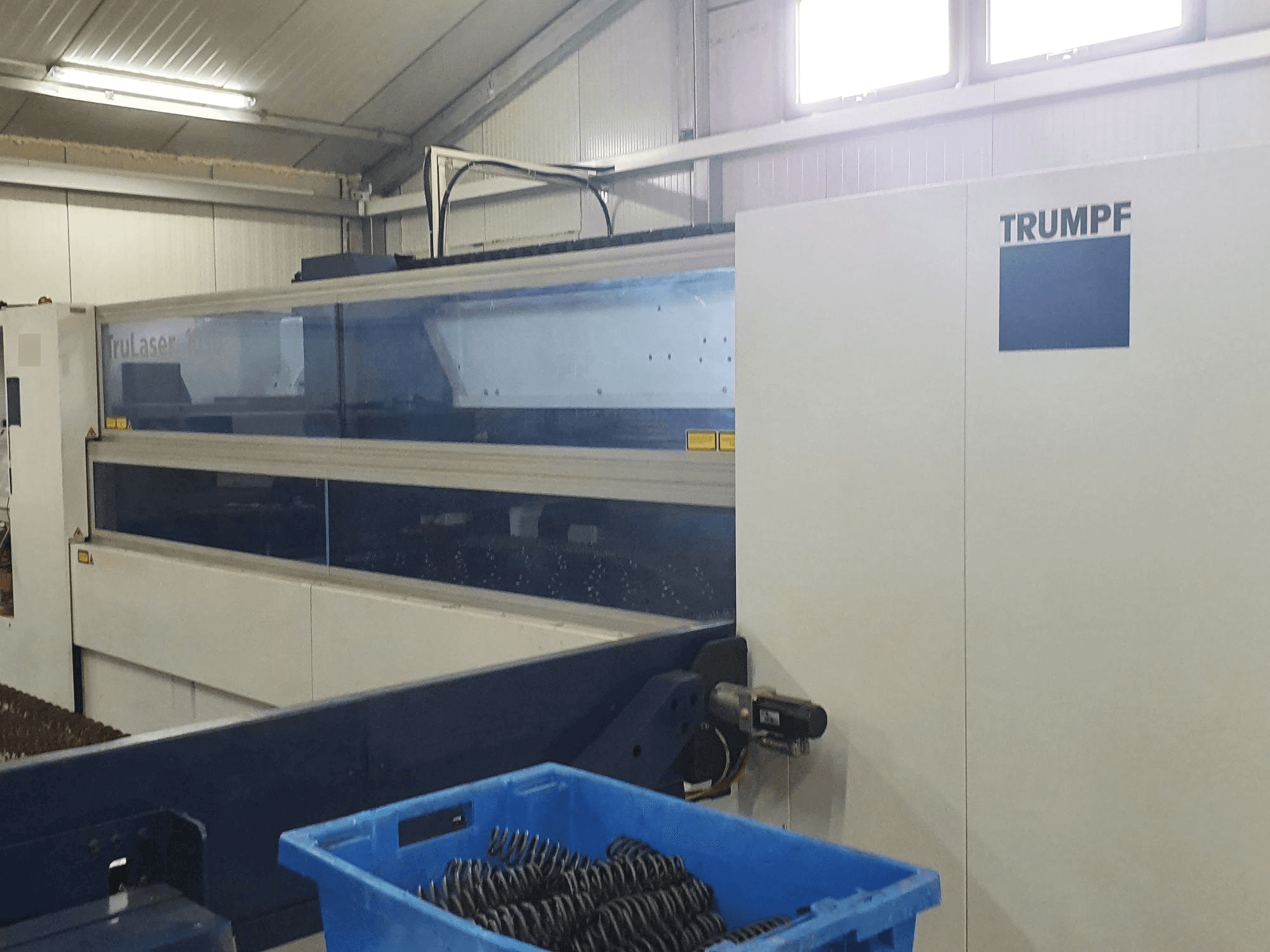 Koneen Trumpf TruLaser 1030 etunäkymä