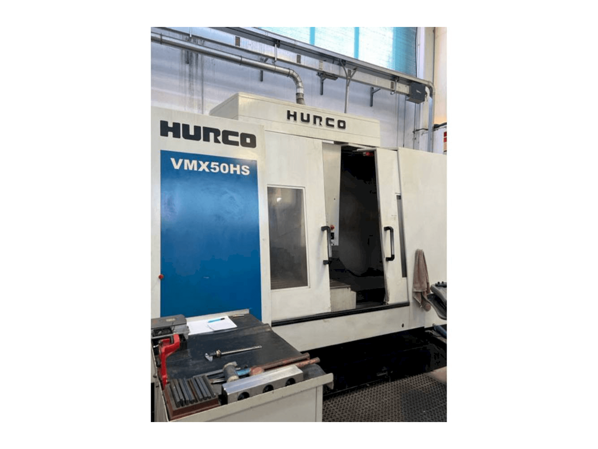 Koneen Hurco VMX 50 HS etunäkymä