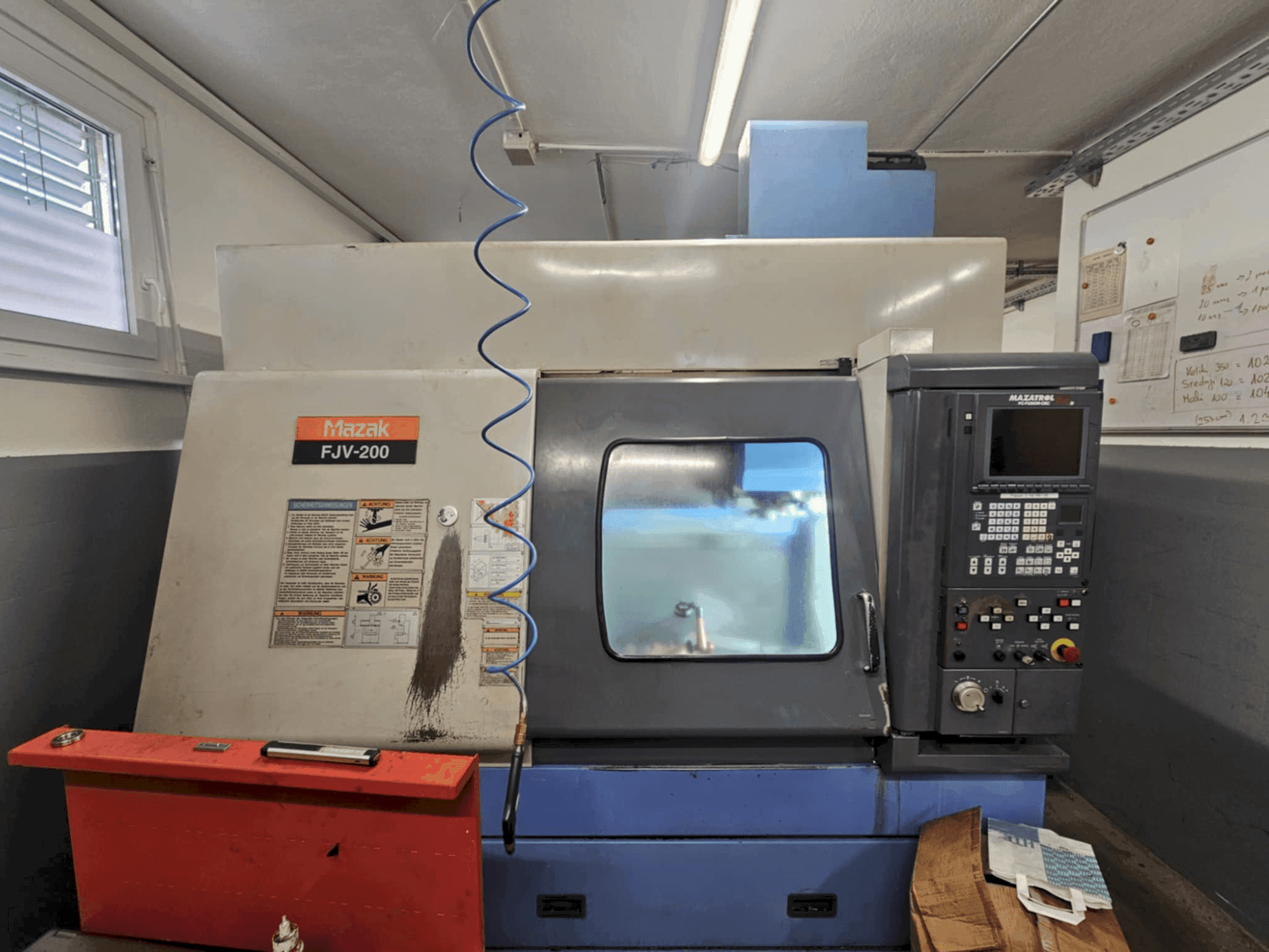 Koneen Mazak fjv 200 etunäkymä