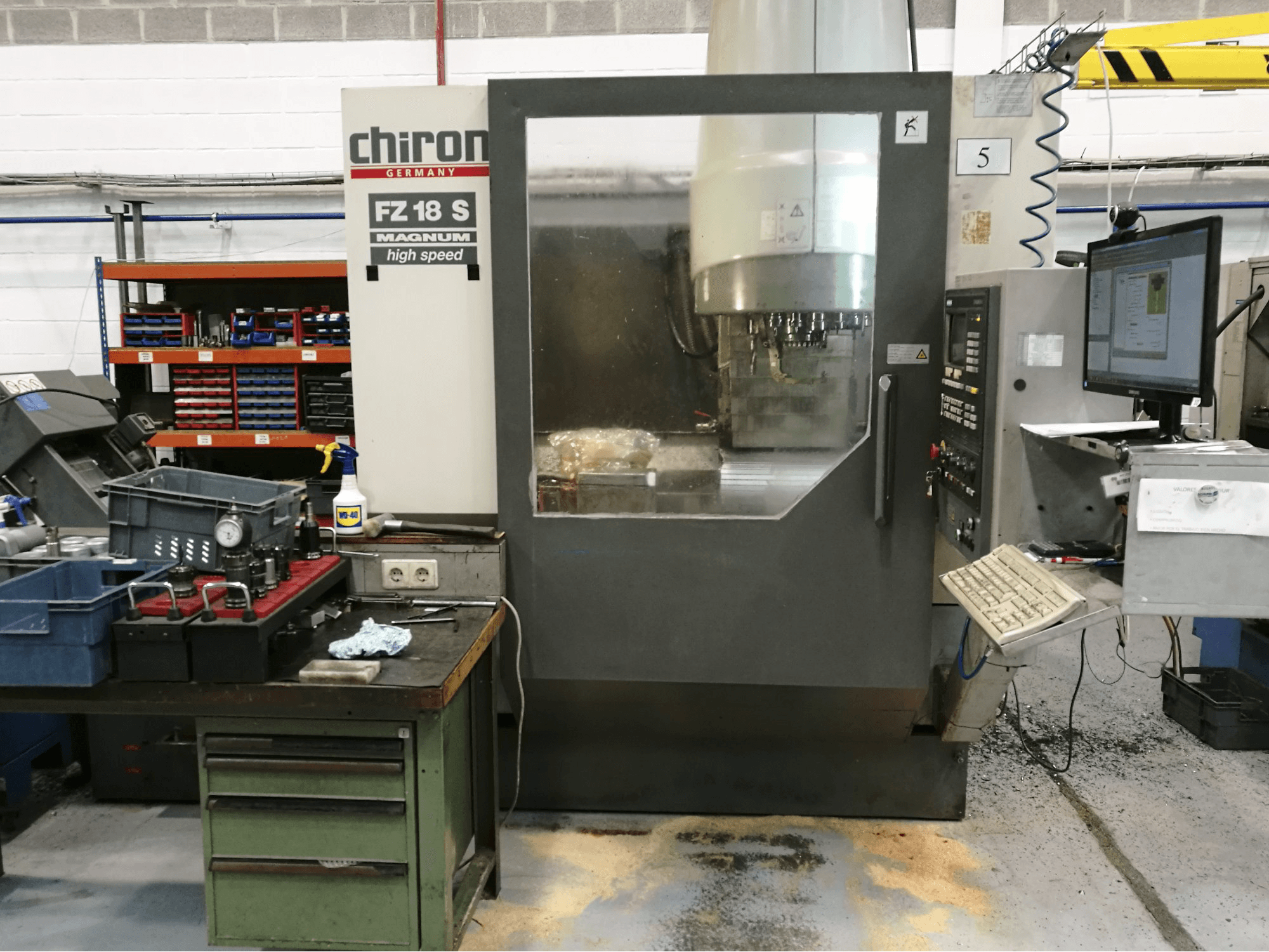 Koneen Chiron etunäkymäFZ18 S Magnum