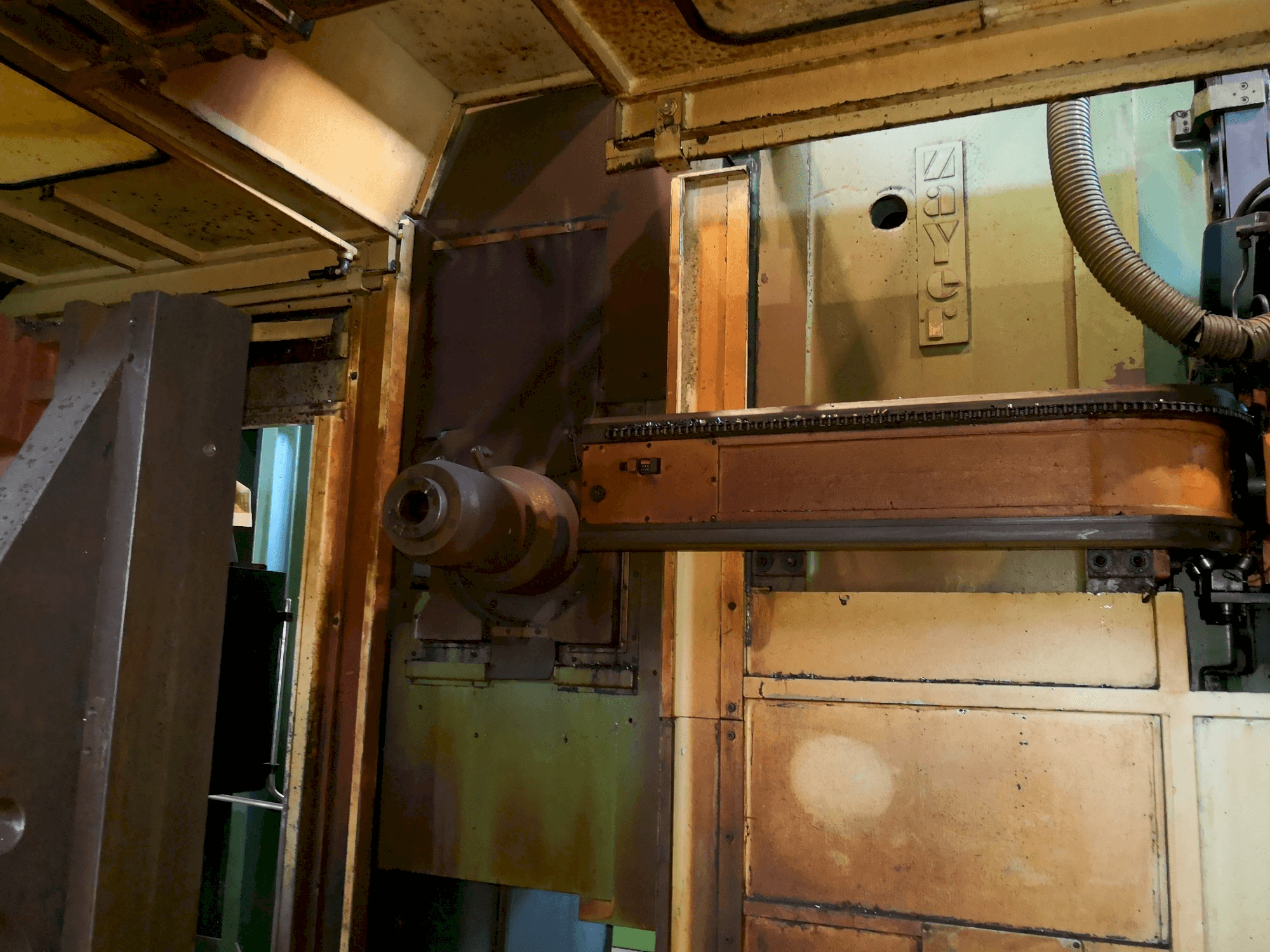 Koneen Zayer yksityiskohdat KFG