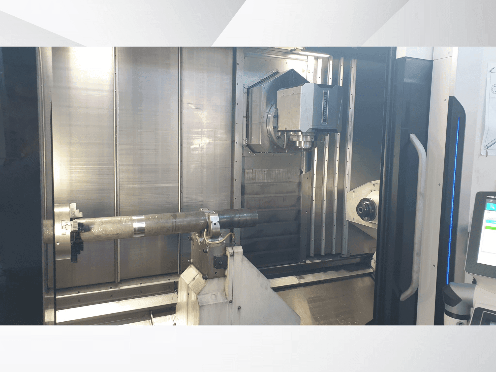 Koneen DMG MORI NTX 2500/1500 etunäkymä