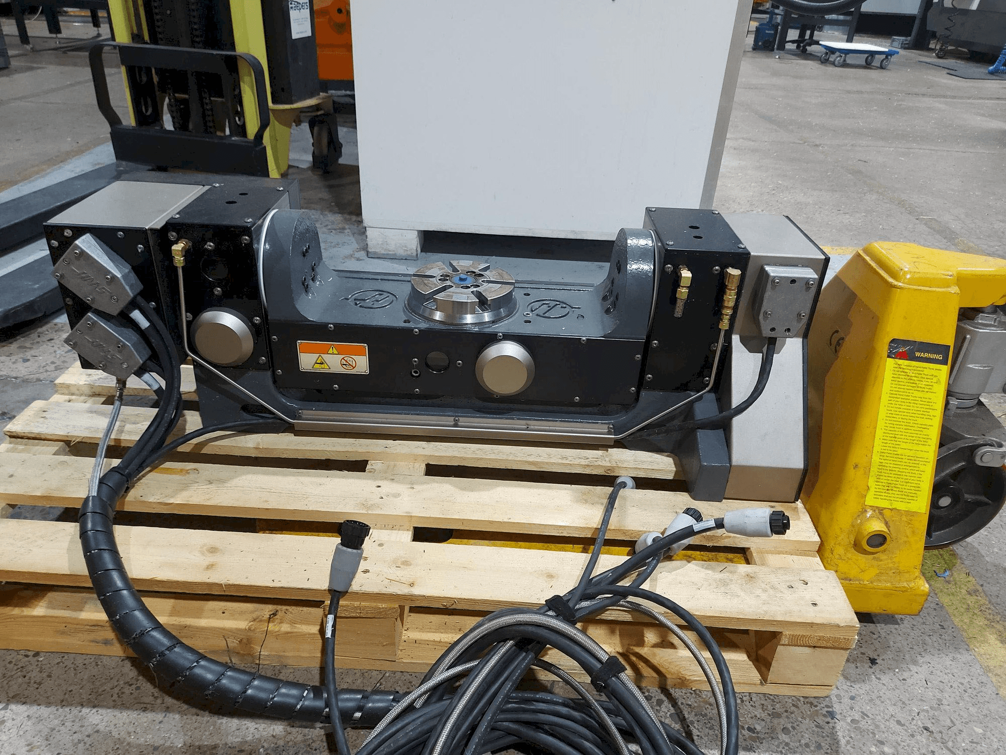 Koneen HAAS TR160 etunäkymä