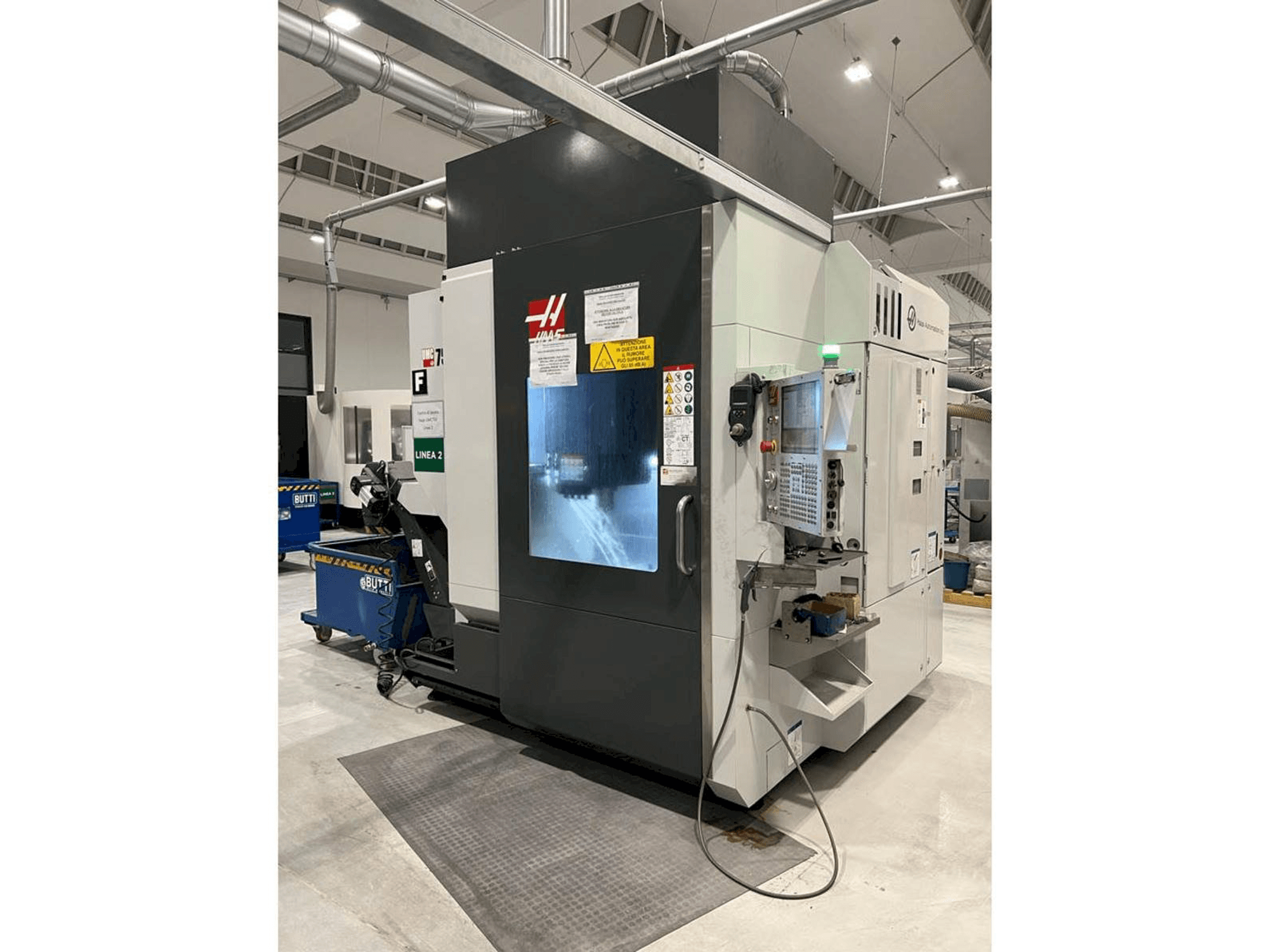 Koneen HAAS UMC 750SS etunäkymä
