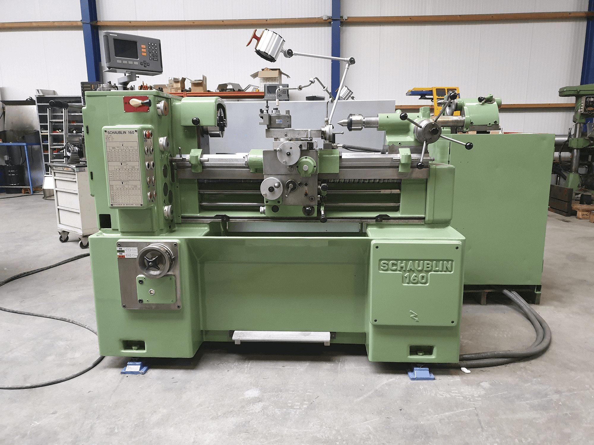 Koneen SCHAUBLIN etunäkymä 160