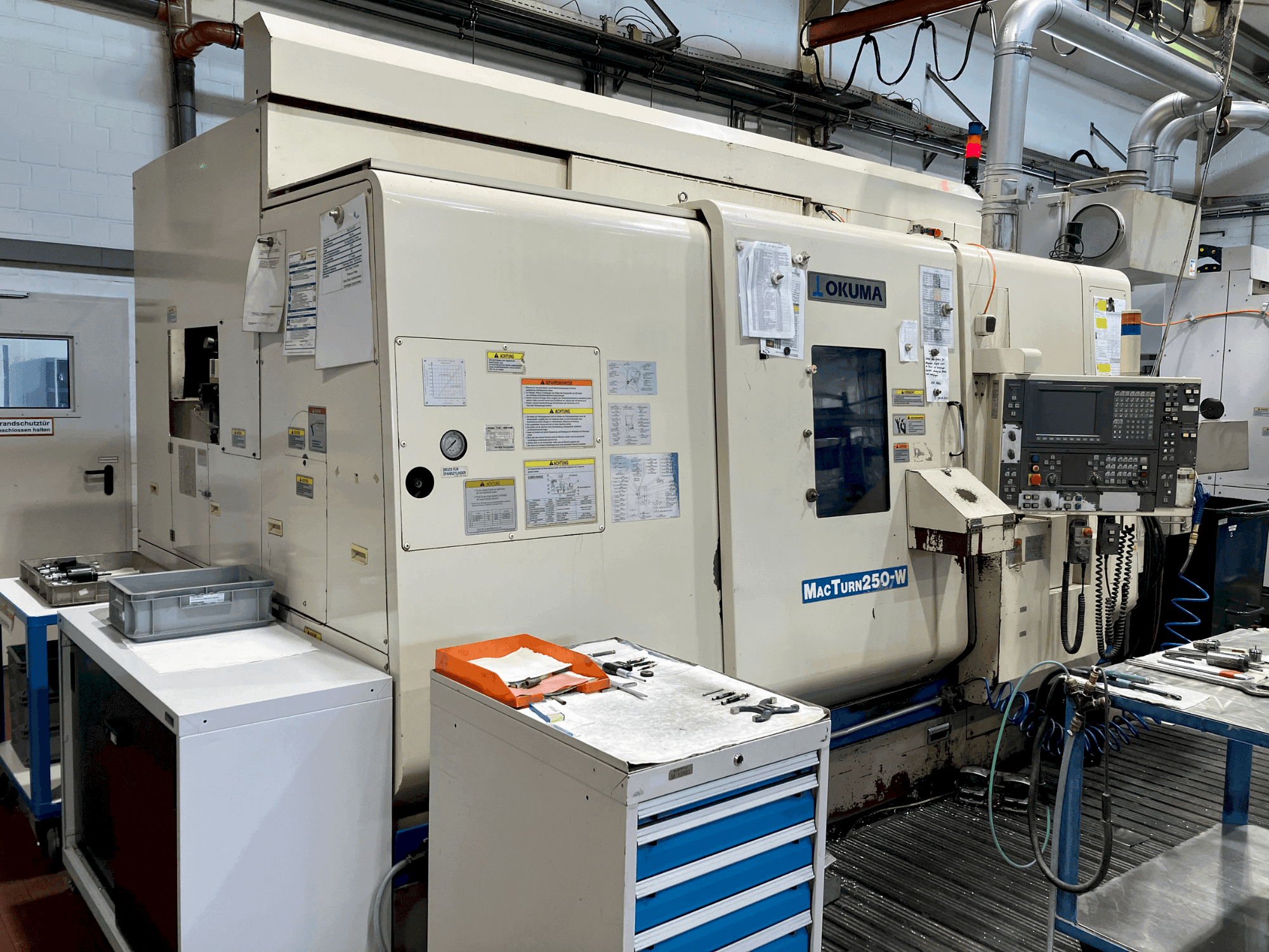 Koneen Okuma MacTurn 250-W etunäkymä