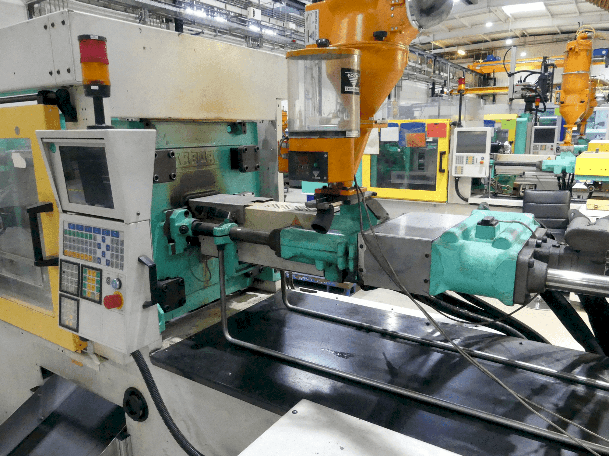 Koneen Arburg 420C-1000-250 etunäkymä