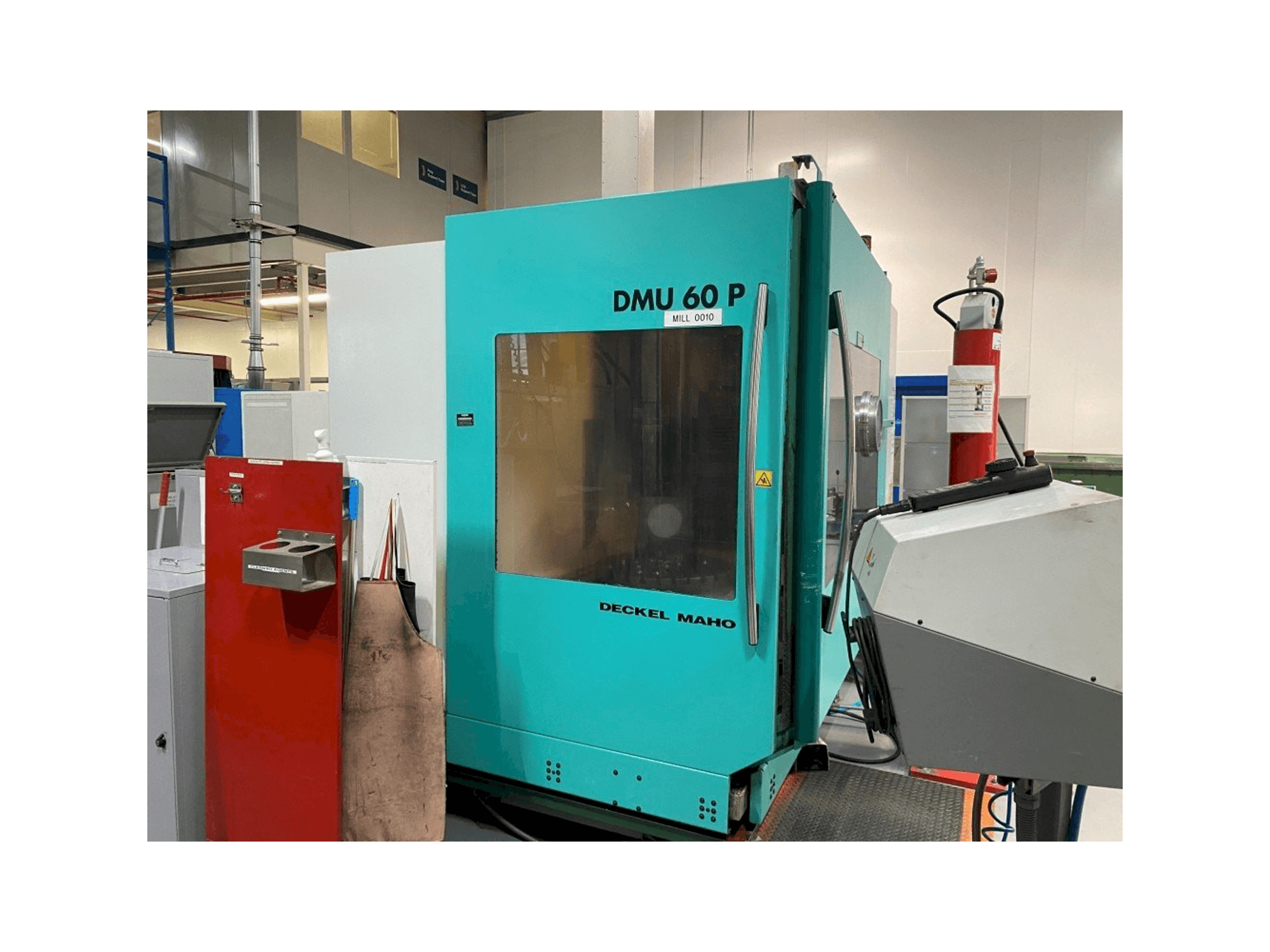 Koneen DECKEL MAHO DMU 60P etunäkymä