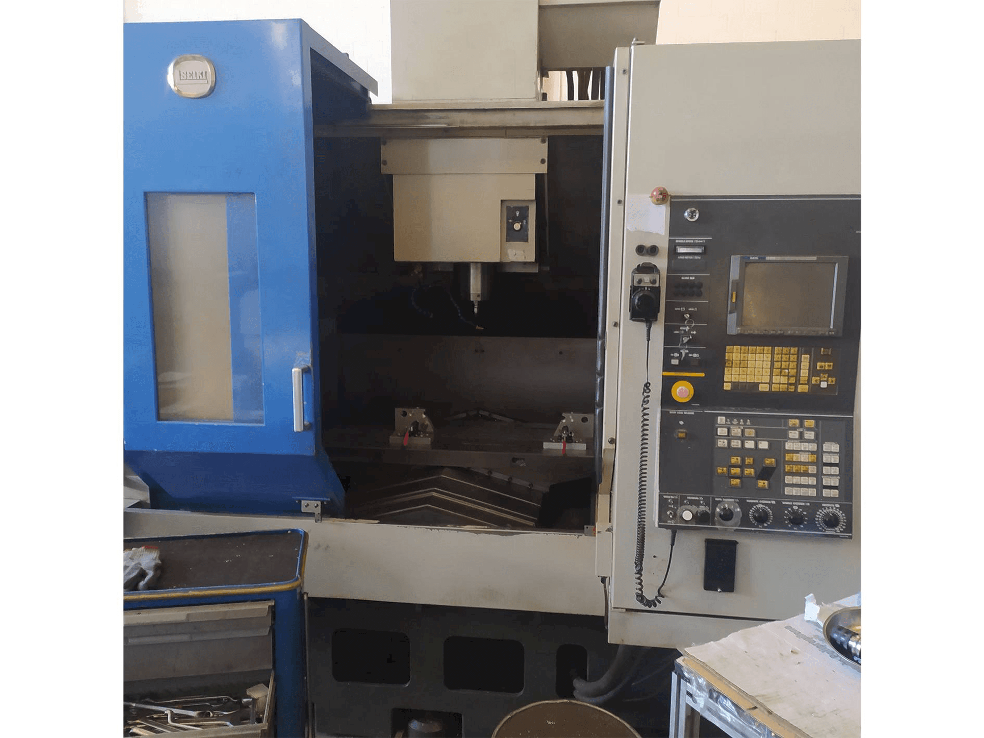 Koneen HITACHI SEIKI VS50 etunäkymä