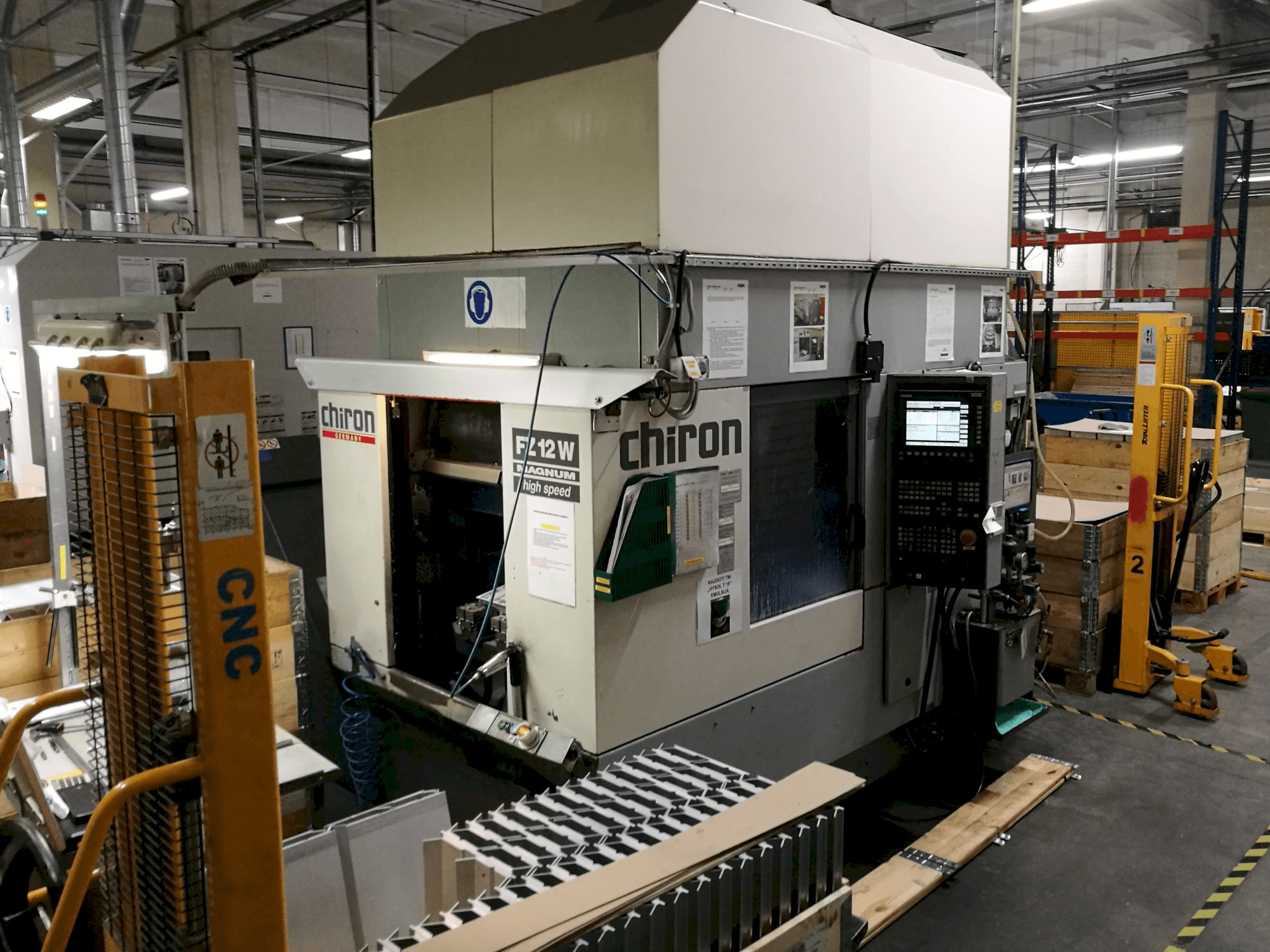 Koneen Chiron vasen näkymä FZ 12 W