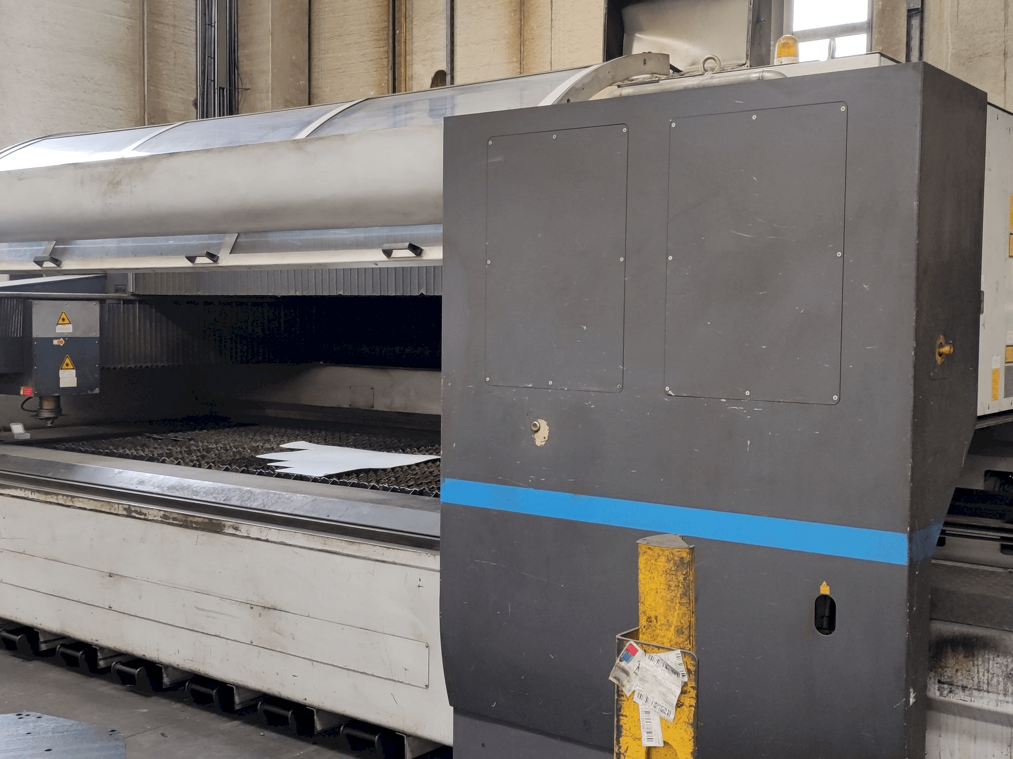 Koneen LVD AXEL 3015 S etunäkymä