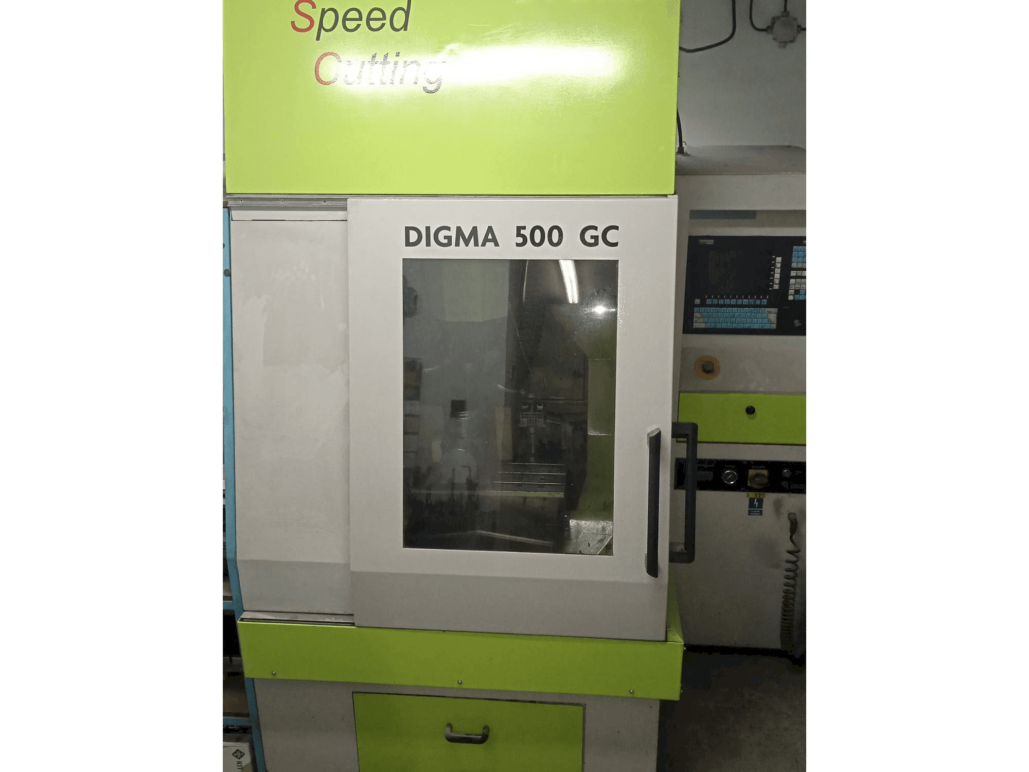 Koneen Exeron Digma 500 GC 5AX etunäkymä