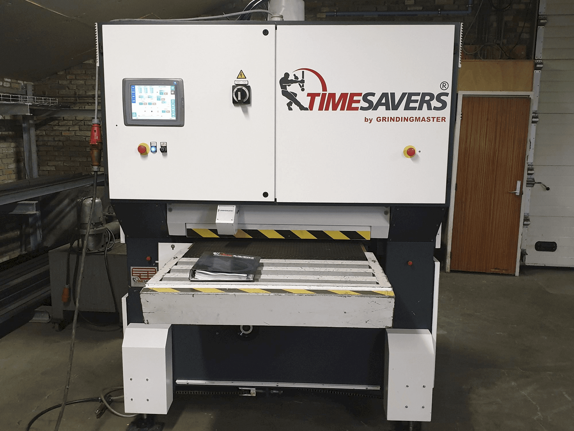 Koneen TIMESAVERS etunäkymä 42 SERIE 900 WWB S