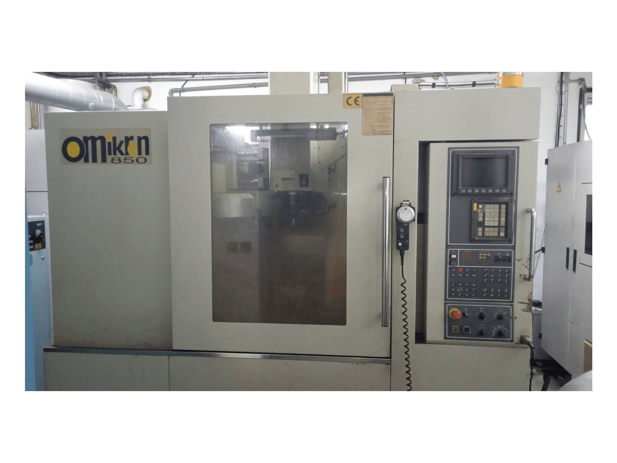 Koneen Hartford Omikron 850 etunäkymä